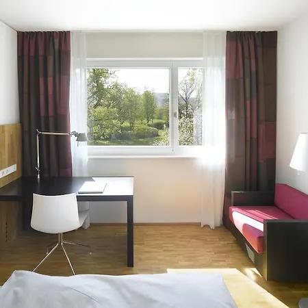 מלון Tagungszentrum Evangelische Akademie 2*